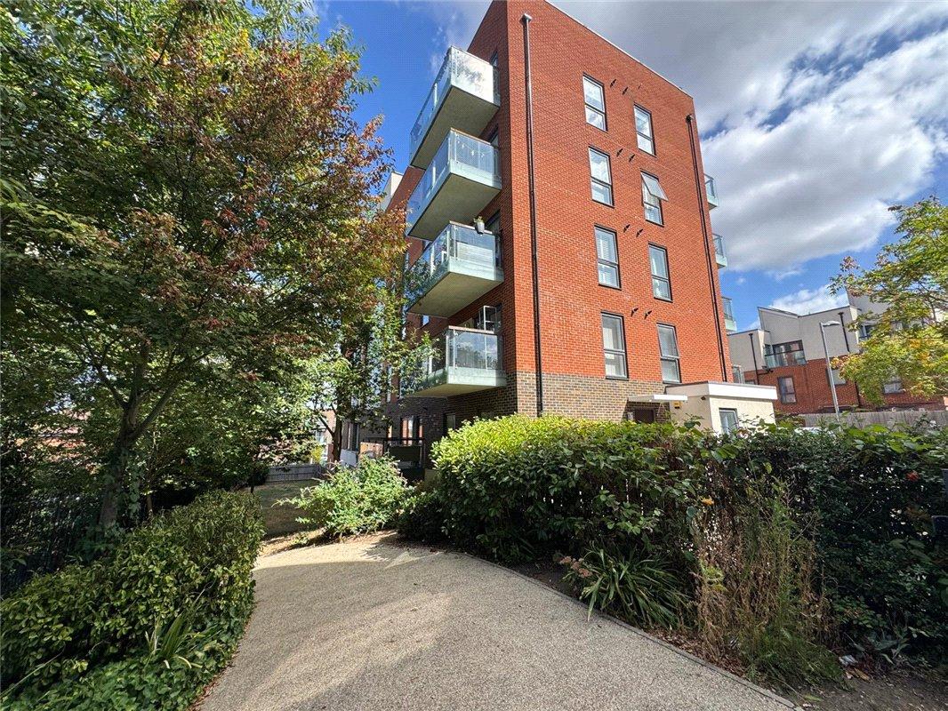 2 bedroom property for sale in Orpington | Robinson Jackson