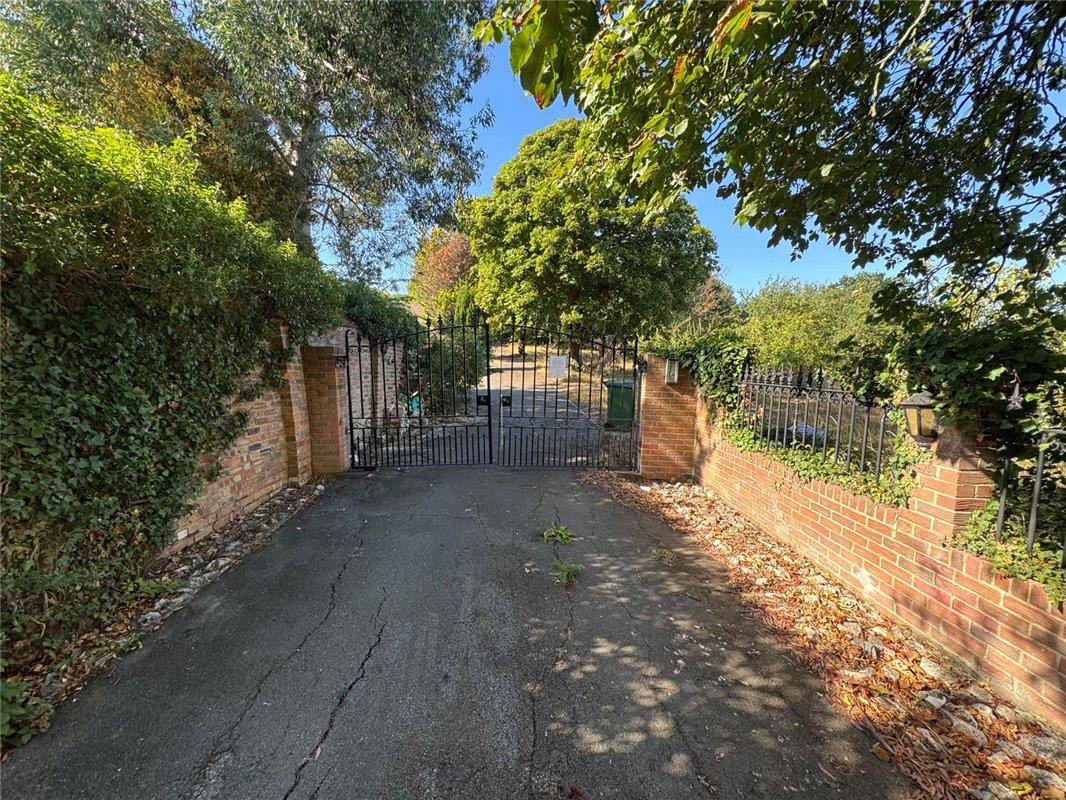 7 bedroom house for sale in Orpington | Robinson Jackson