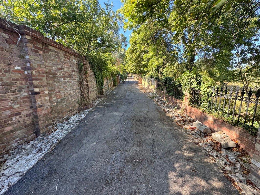 7 bedroom house for sale in Orpington | Robinson Jackson