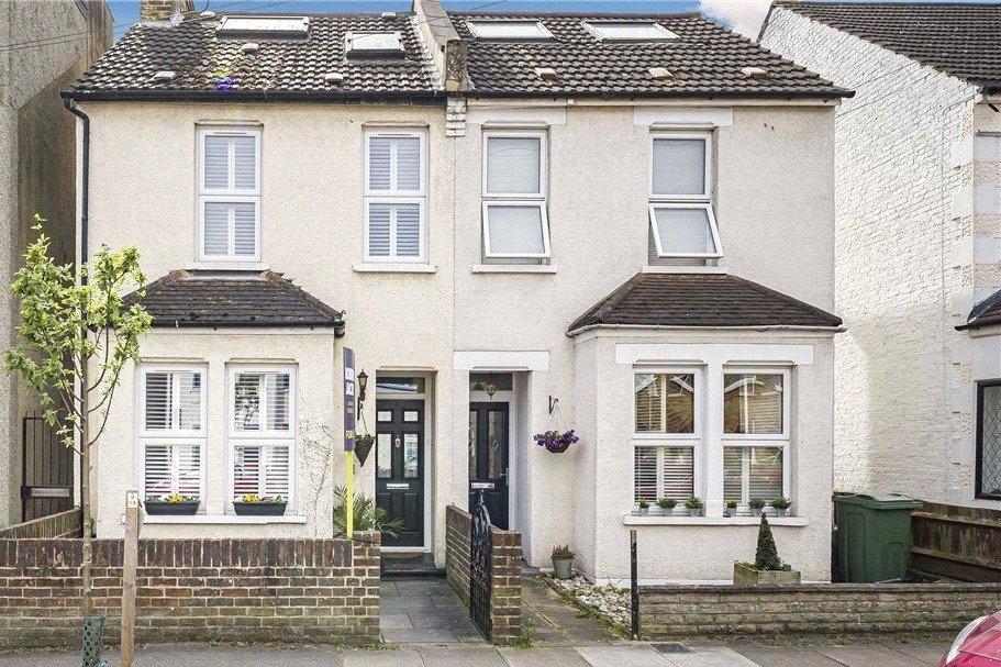4 bedroom house for sale in Bromley | Robinson Jackson