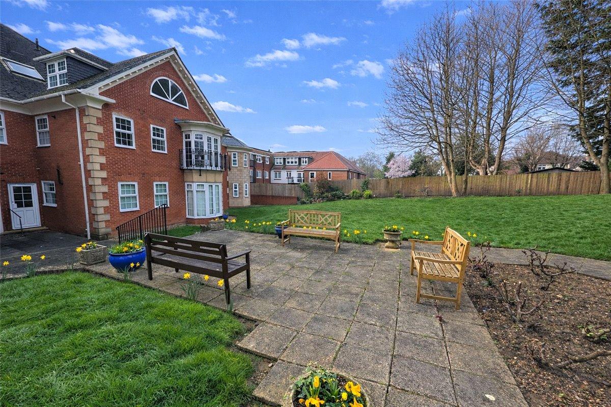 2 bedroom property for sale in South Orpington | Robinson Jackson