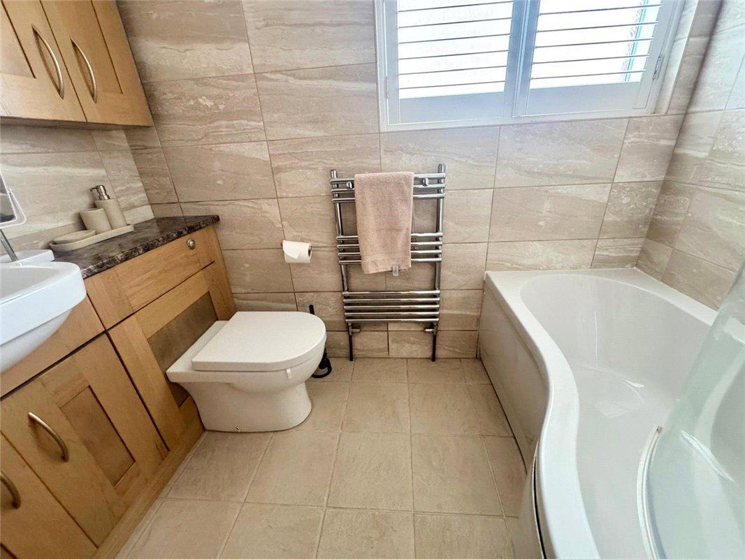 2 bedroom bungalow for sale in South Orpington | Robinson Jackson
