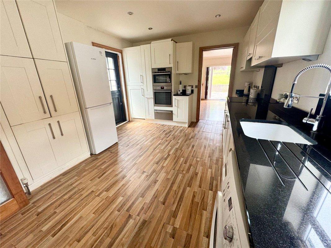 2 bedroom bungalow for sale in South Orpington | Robinson Jackson