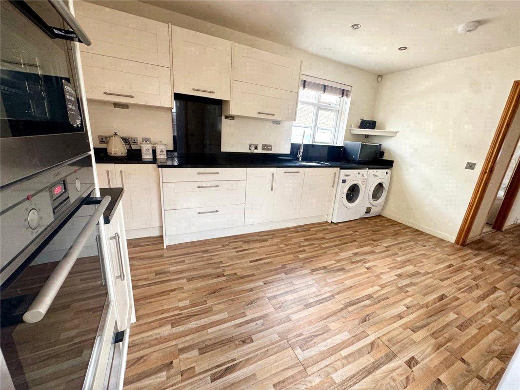 2 bedroom bungalow for sale in South Orpington | Robinson Jackson