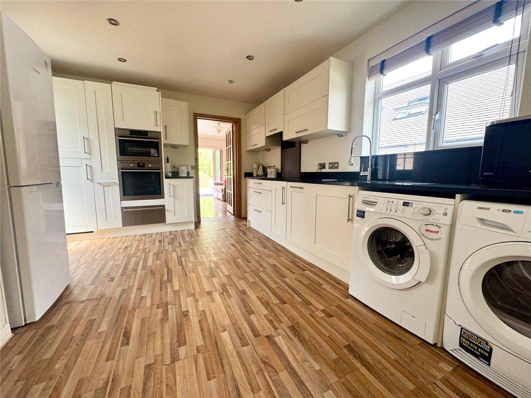 2 bedroom bungalow for sale in South Orpington | Robinson Jackson