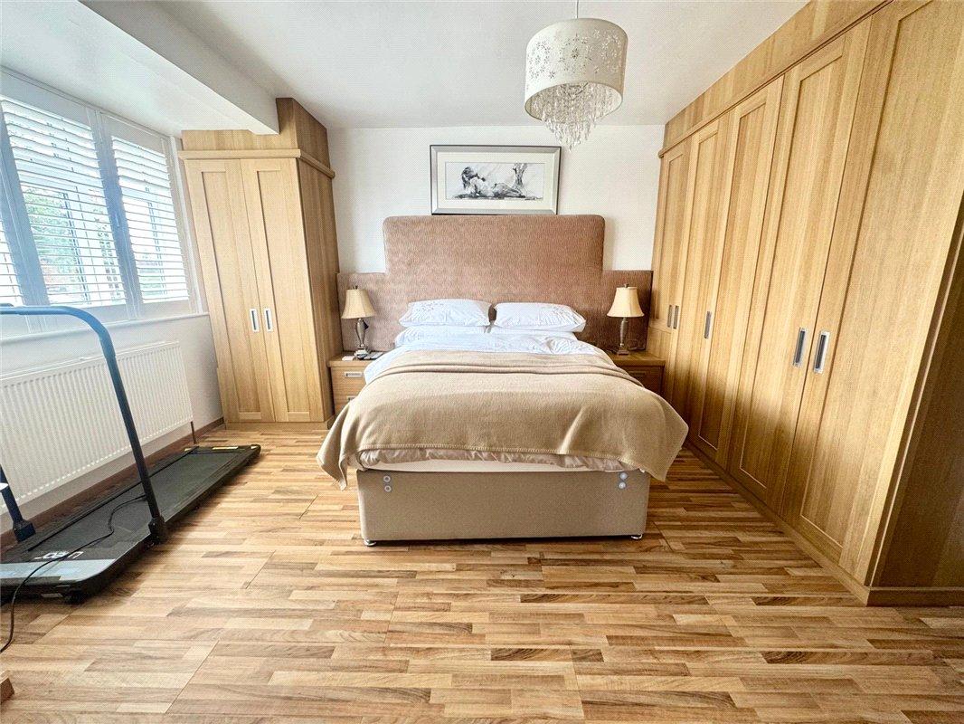 2 bedroom bungalow for sale in South Orpington | Robinson Jackson