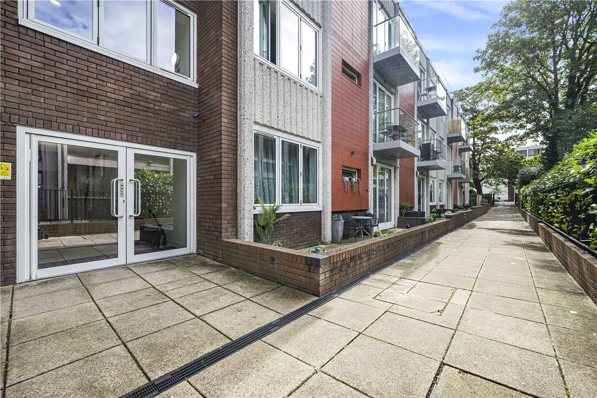 1 bedroom property for sale in Orpington | Robinson Jackson