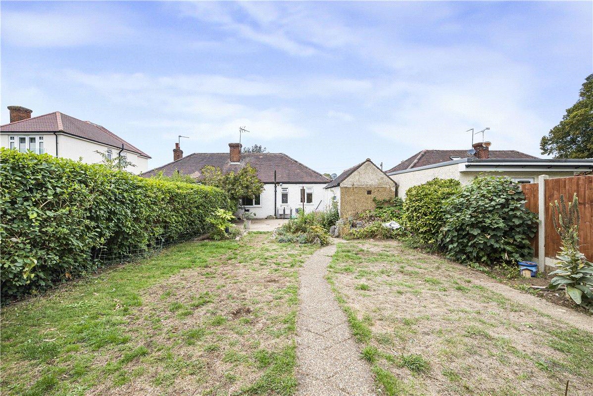 2 bedroom bungalow for sale in Orpington | Robinson Jackson