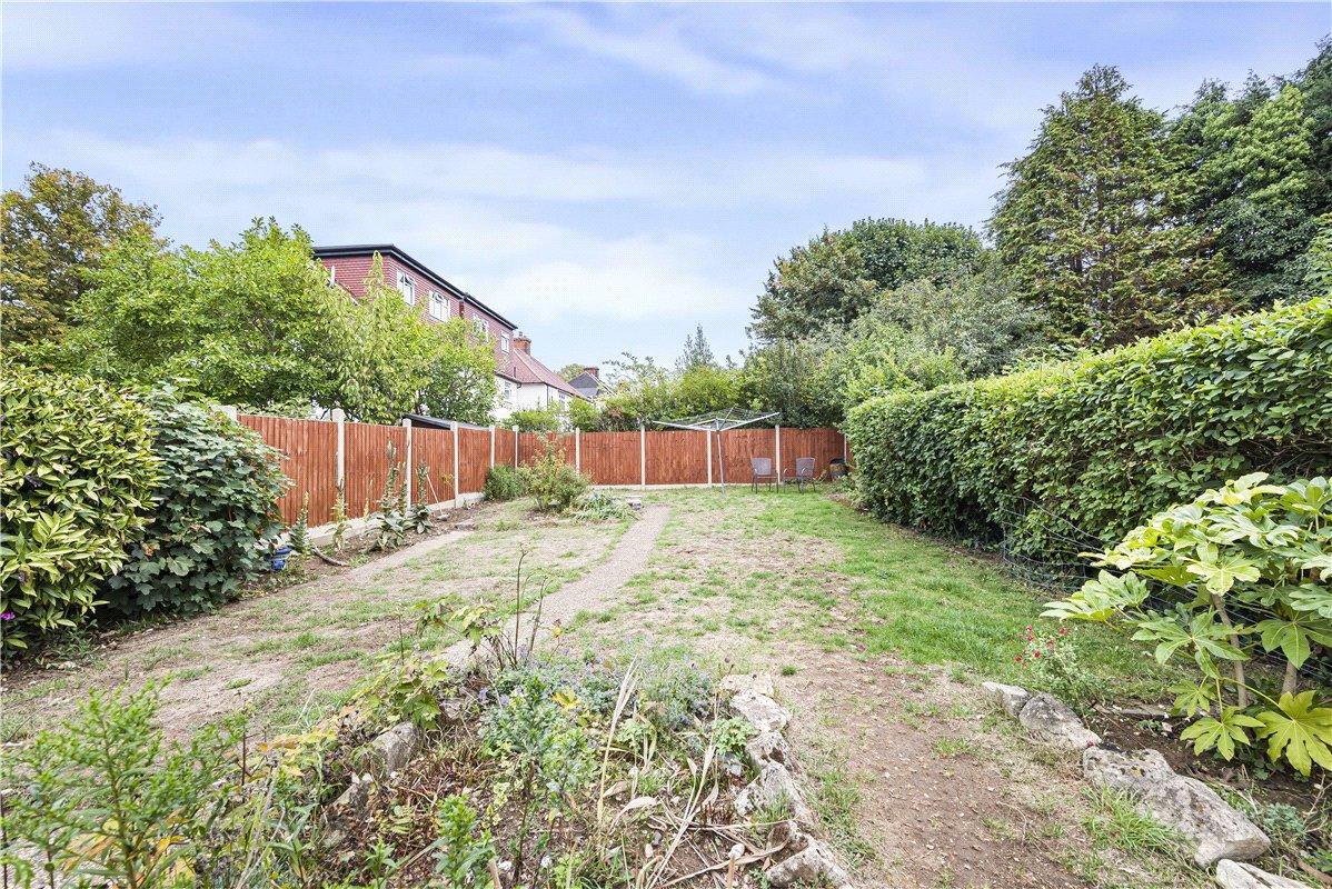 2 bedroom bungalow for sale in Orpington | Robinson Jackson