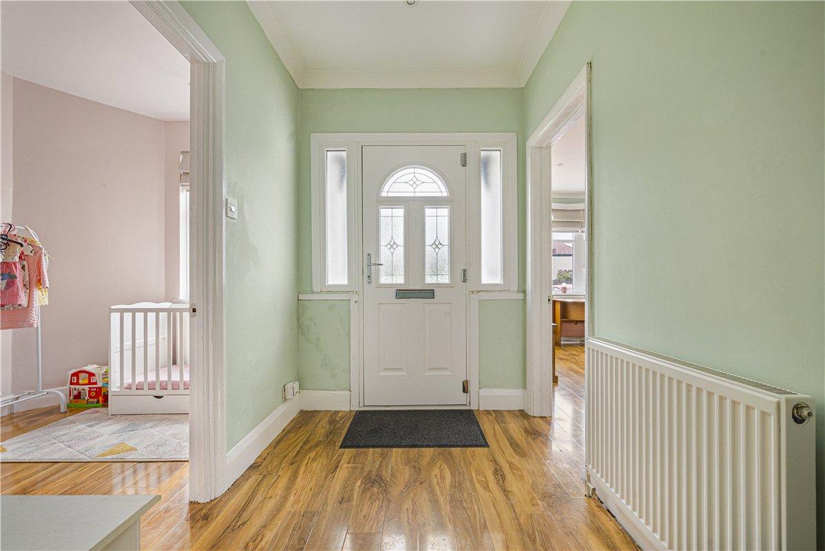 2 bedroom bungalow for sale in Orpington | Robinson Jackson