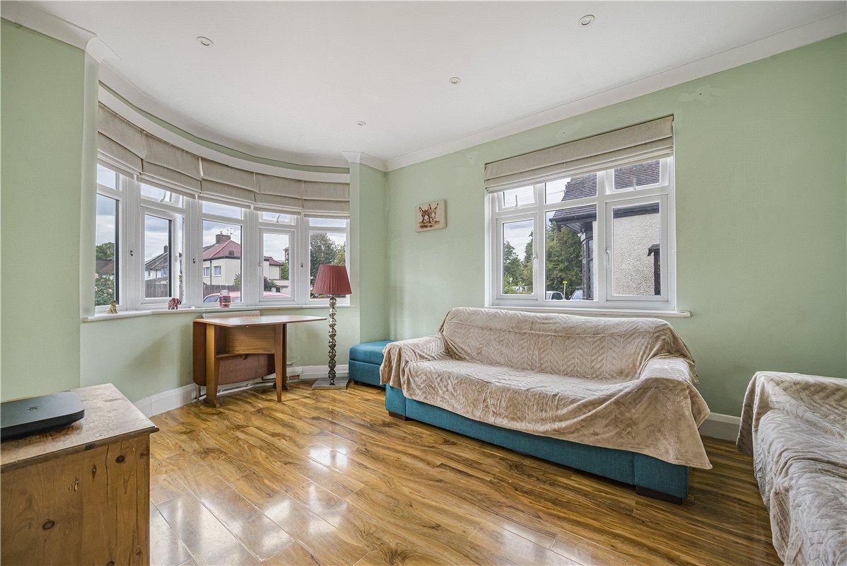 2 bedroom bungalow for sale in Orpington | Robinson Jackson
