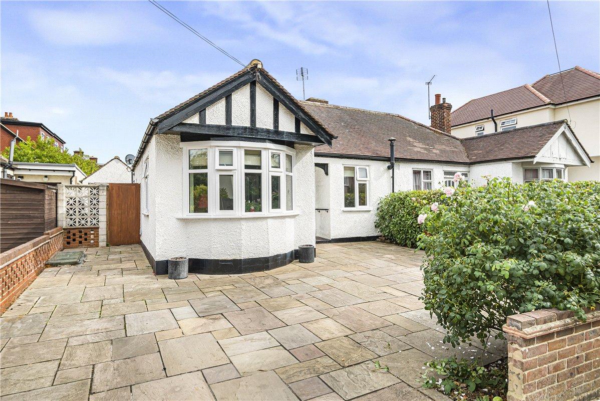 2 bedroom bungalow for sale in Orpington | Robinson Jackson
