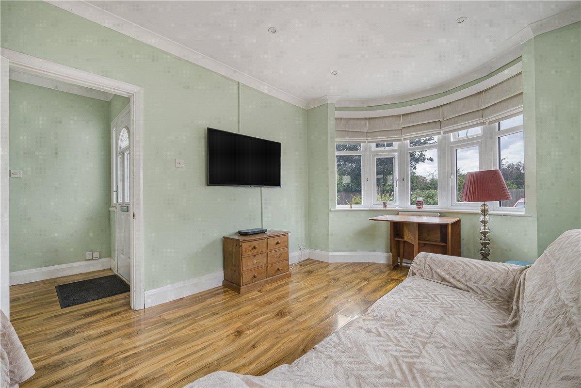 2 bedroom bungalow for sale in Orpington | Robinson Jackson
