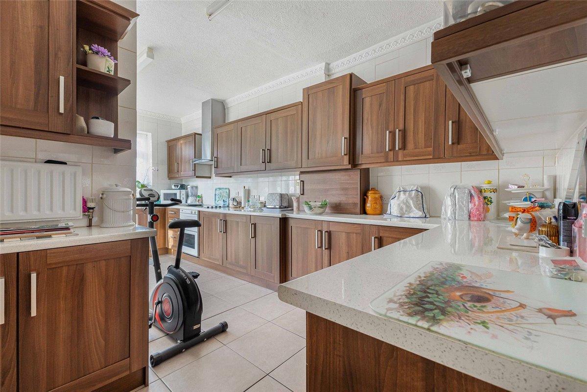 3 bedroom bungalow for sale in Orpington | Robinson Jackson