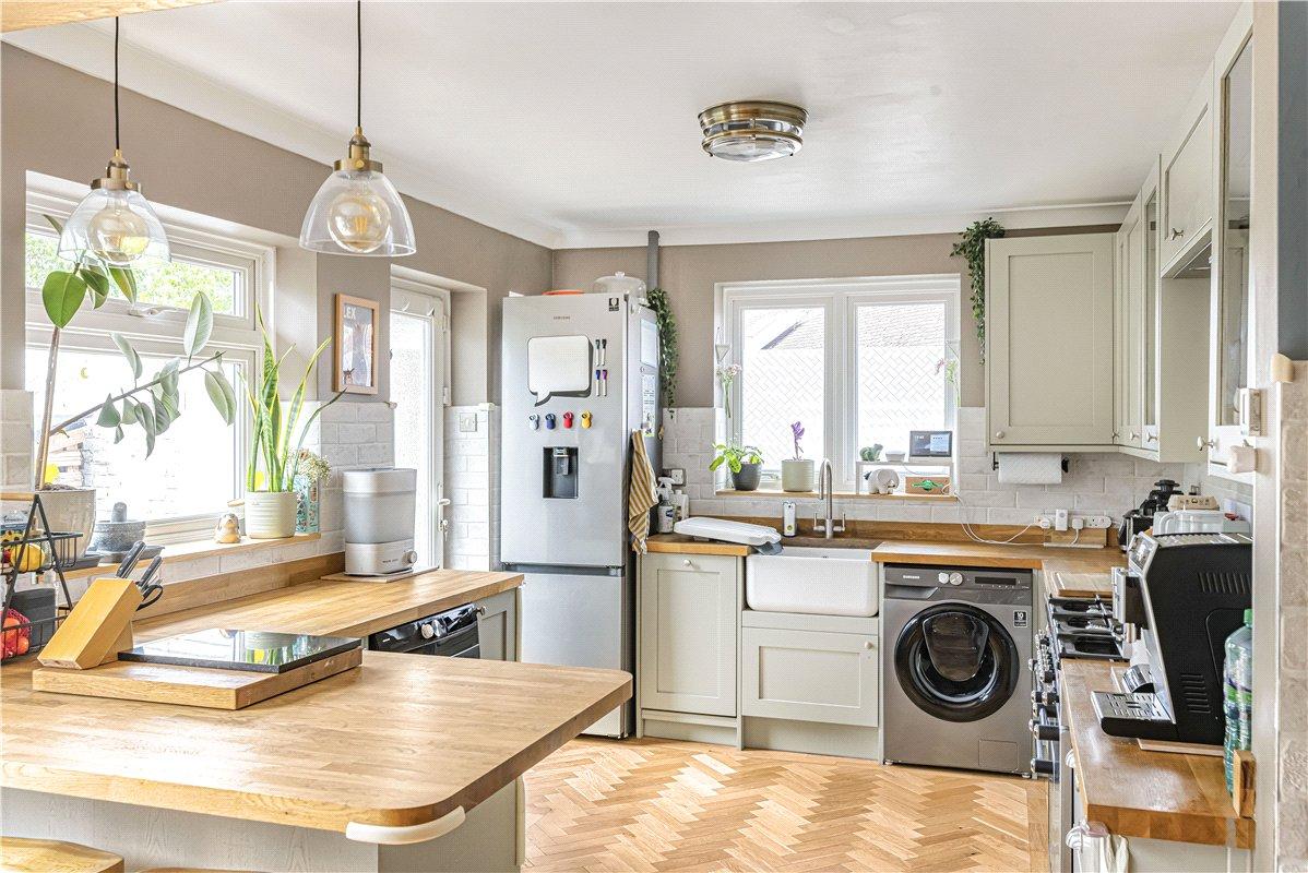 4 bedroom bungalow for sale in Orpington | Robinson Jackson
