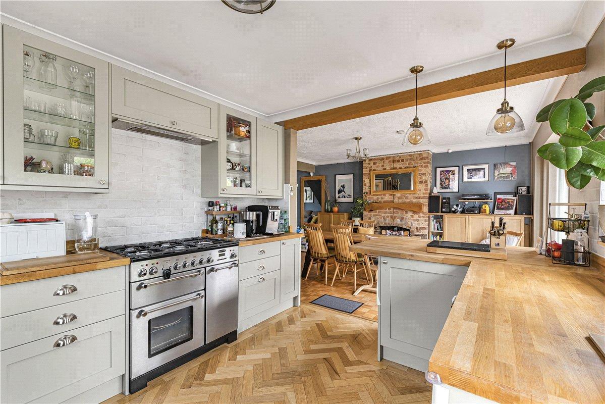 4 bedroom bungalow for sale in Orpington | Robinson Jackson
