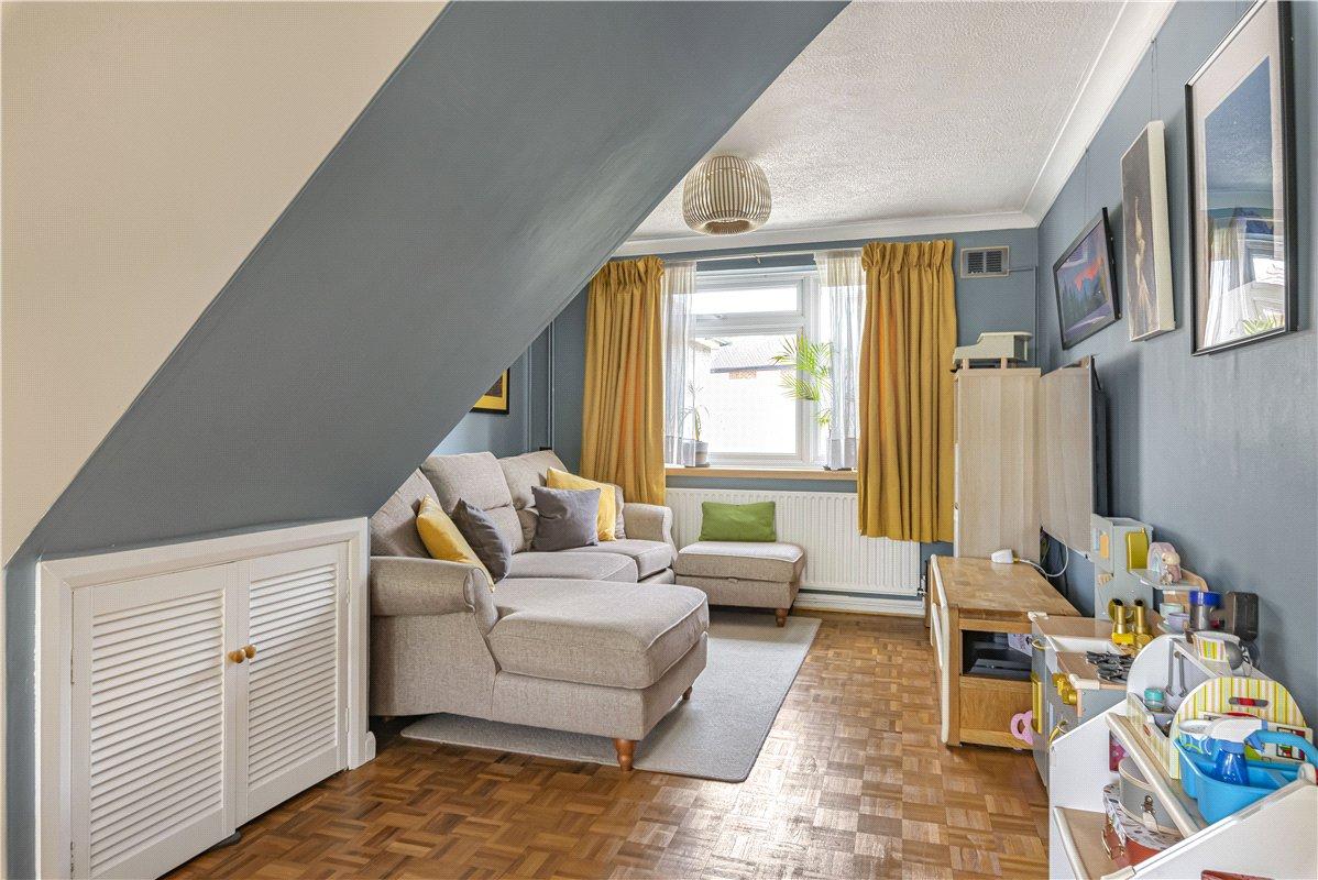 4 bedroom bungalow for sale in Orpington | Robinson Jackson