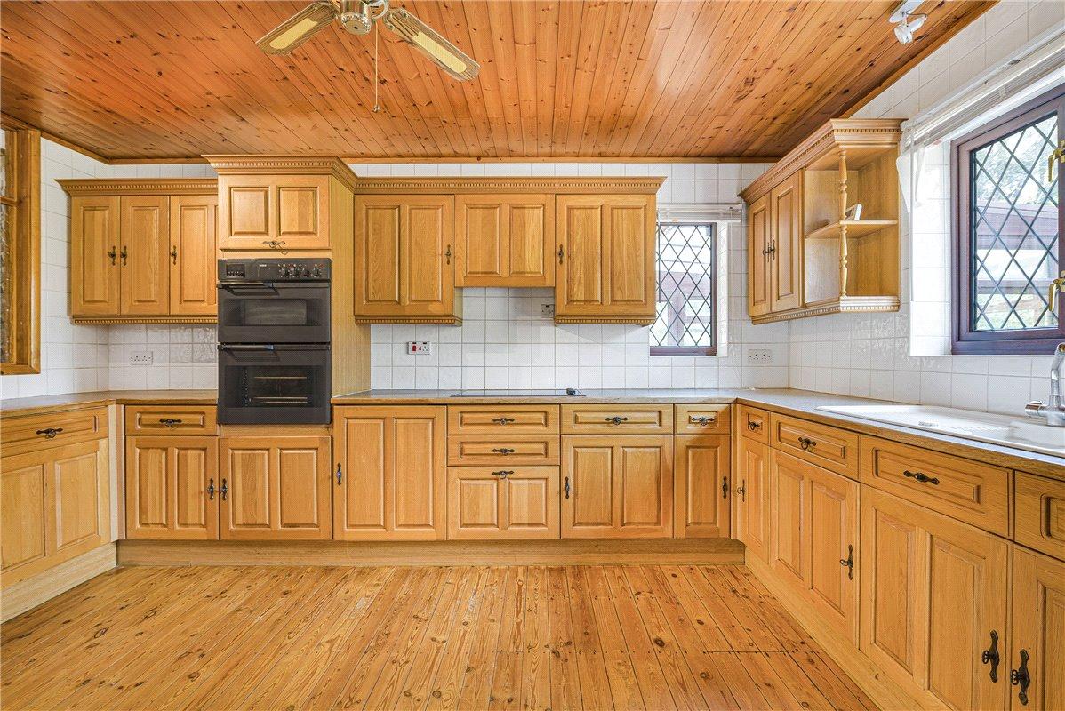 3 bedroom bungalow for sale in Orpington | Robinson Jackson