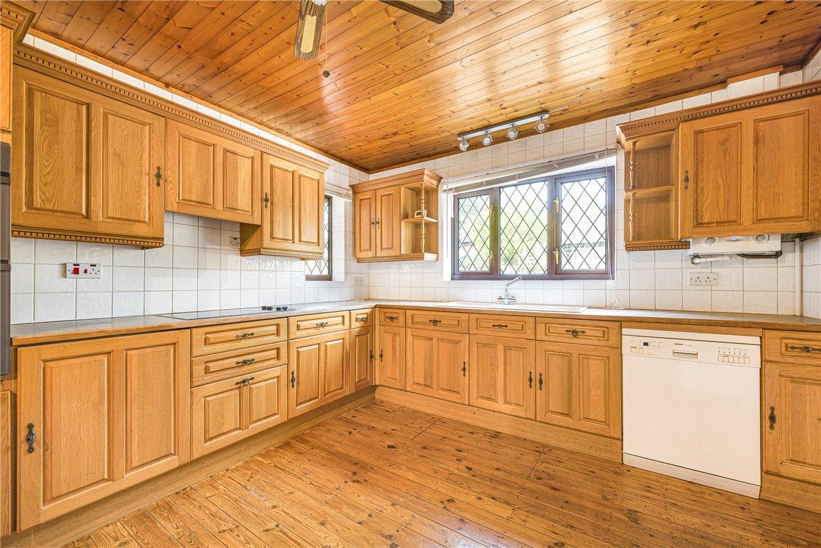 3 bedroom bungalow for sale in Orpington | Robinson Jackson