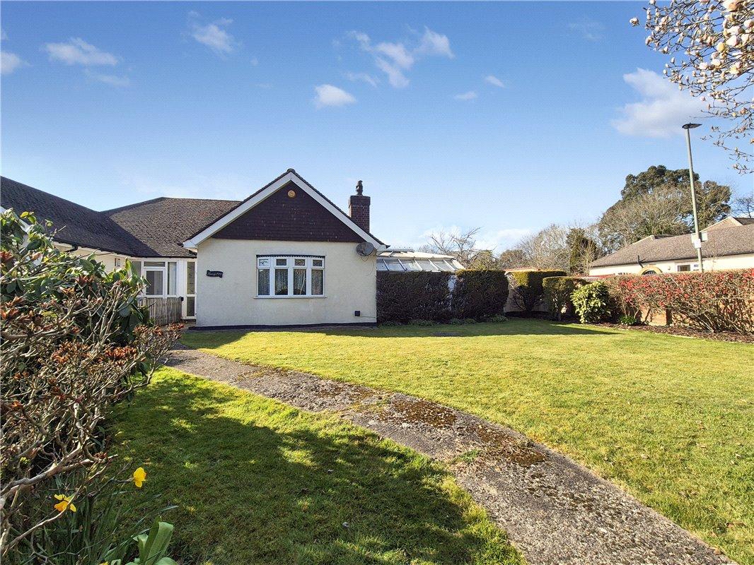3 bedroom bungalow for sale in Bromley | Robinson Jackson
