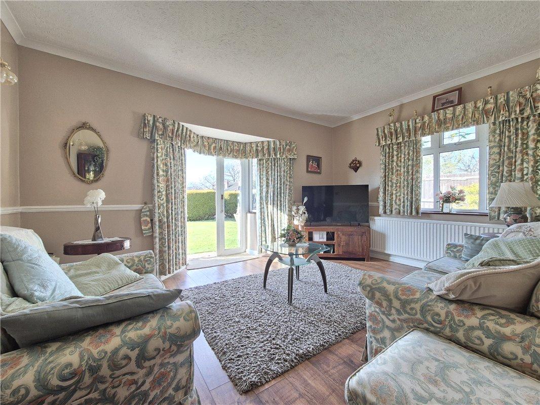 3 bedroom bungalow for sale in Bromley | Robinson Jackson