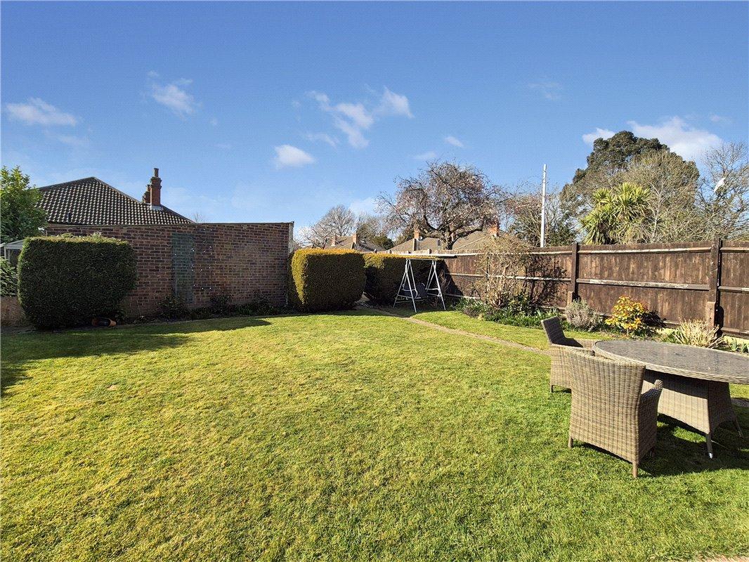 3 bedroom bungalow for sale in Bromley | Robinson Jackson