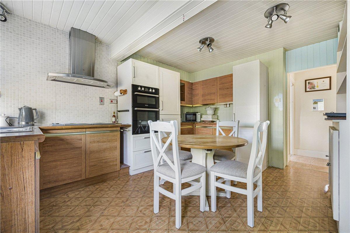 2 bedroom bungalow for sale in Orpington | Robinson Jackson