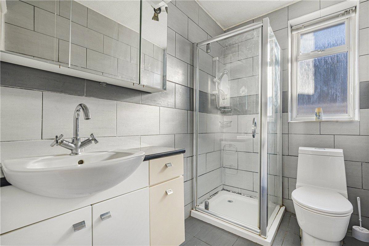 2 bedroom bungalow for sale in Orpington | Robinson Jackson