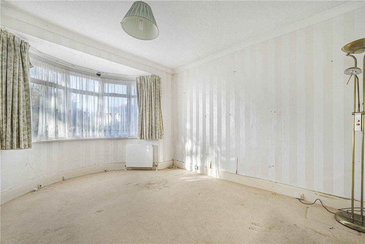 2 bedroom bungalow for sale in Orpington | Robinson Jackson