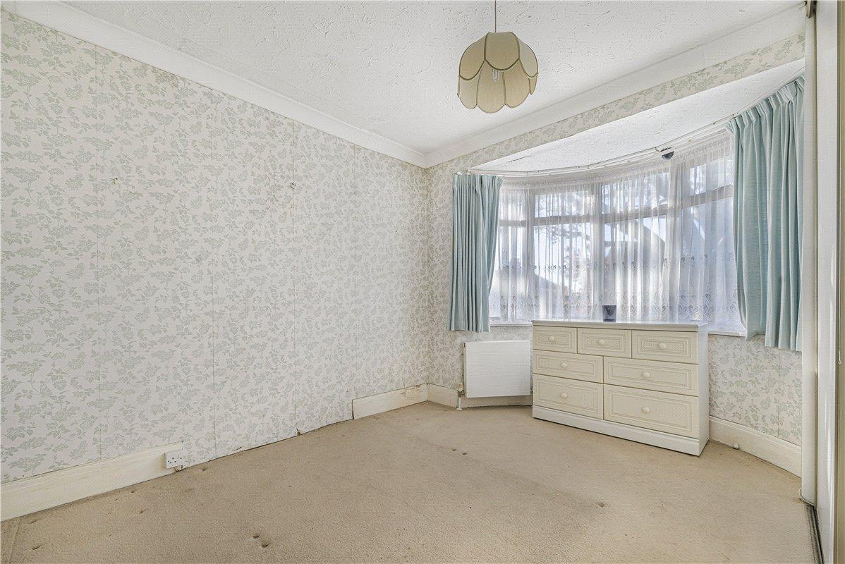 2 bedroom bungalow for sale in Orpington | Robinson Jackson