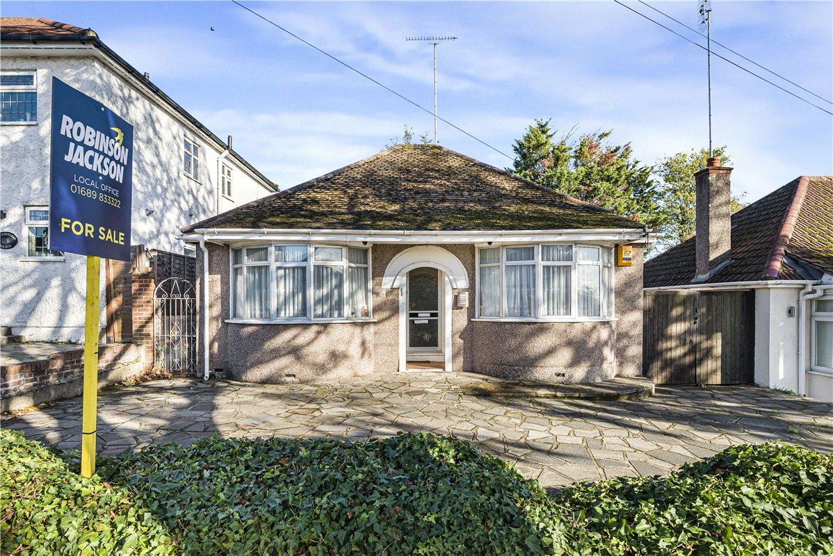 2 bedroom bungalow for sale in Orpington | Robinson Jackson