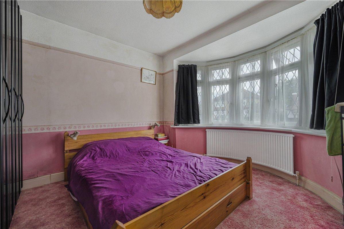 2 bedroom bungalow for sale in Orpington | Robinson Jackson