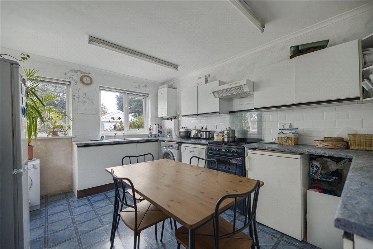 2 bedroom bungalow for sale in Orpington | Robinson Jackson