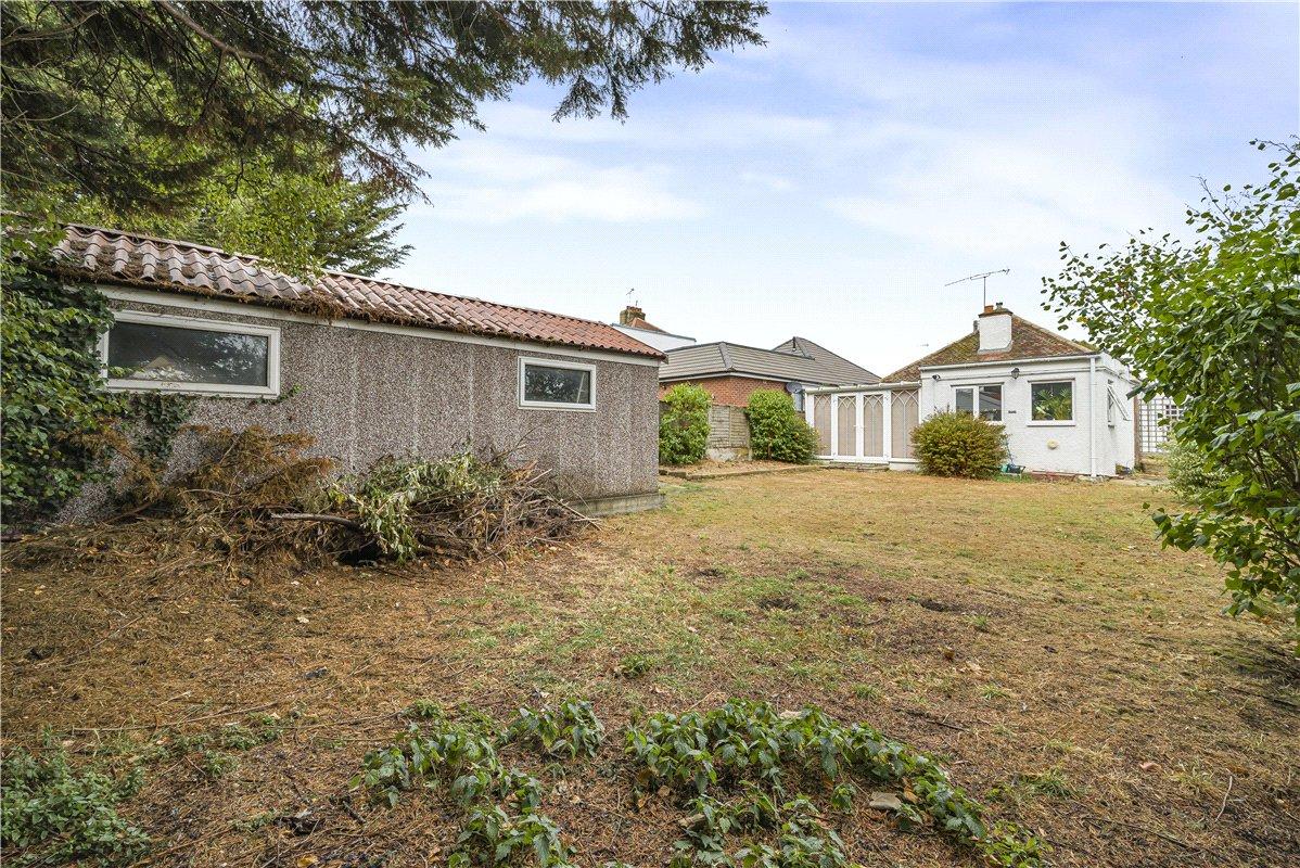 2 bedroom bungalow for sale in Orpington | Robinson Jackson
