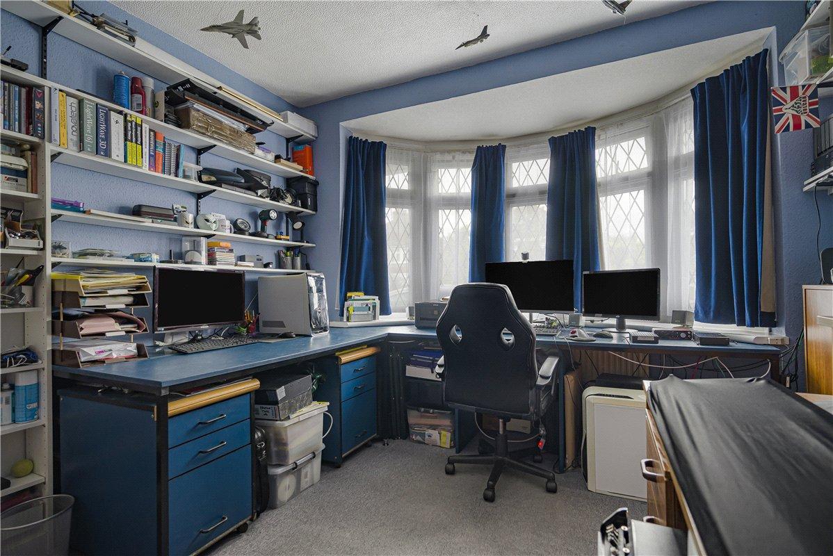 2 bedroom bungalow for sale in Orpington | Robinson Jackson