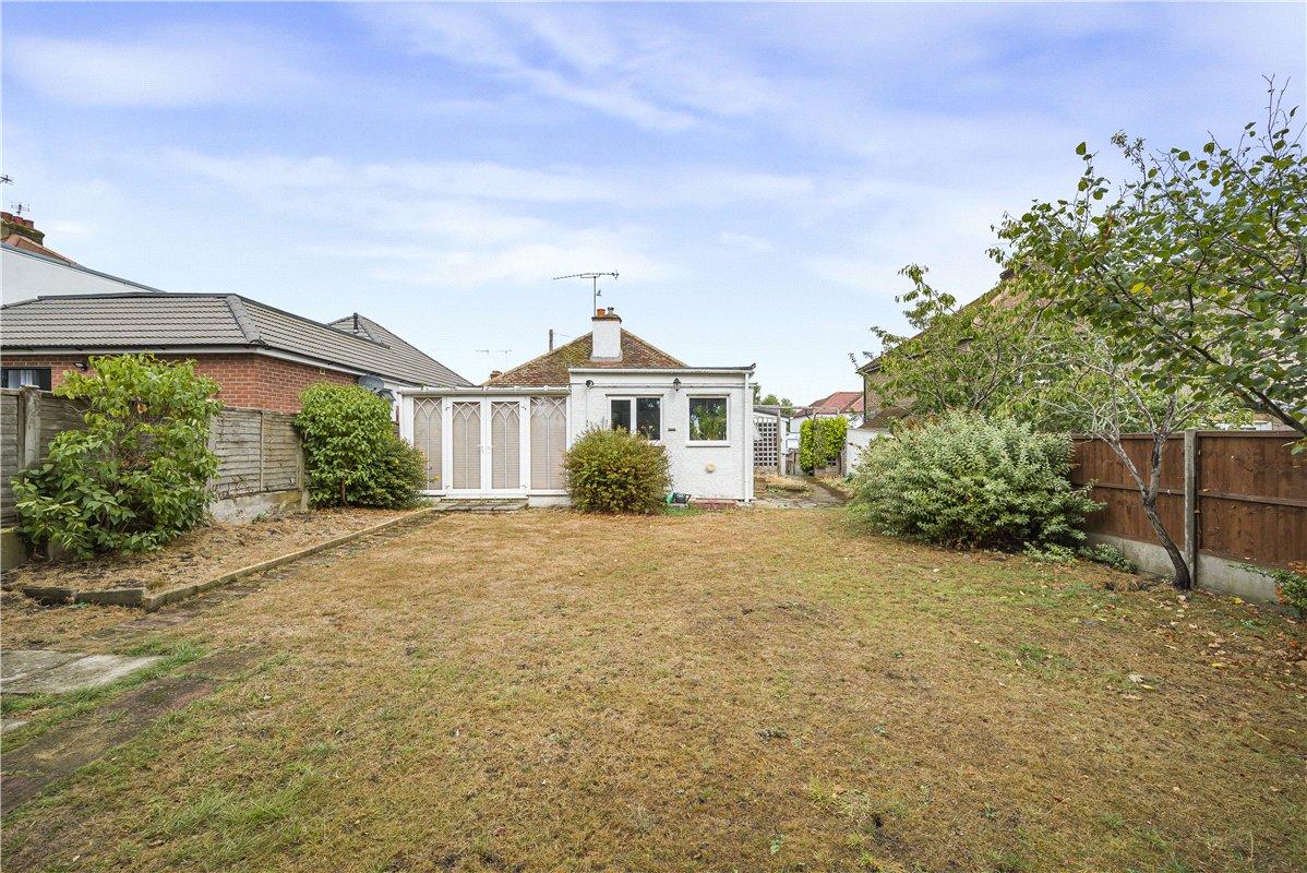 2 bedroom bungalow for sale in Orpington | Robinson Jackson