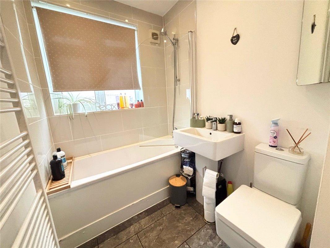 2 bedroom property for sale in Orpington | Robinson Jackson