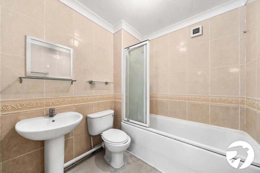 2 bedroom property to rent in Bromley | Robinson Jackson