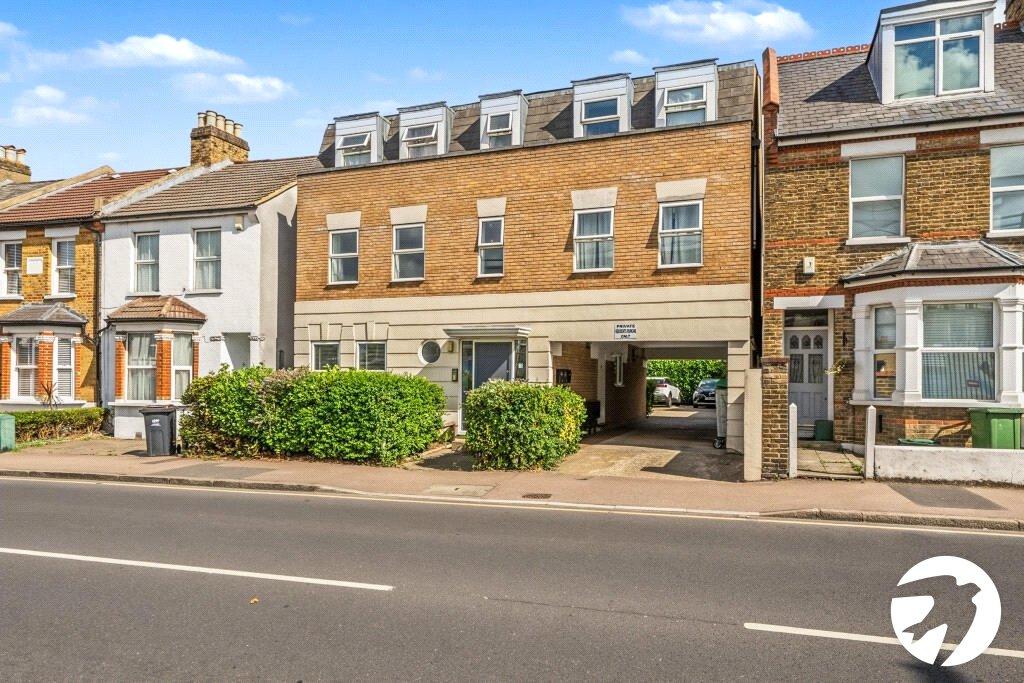 2 bedroom property to rent in Bromley | Robinson Jackson