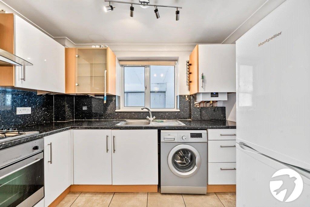 2 bedroom property to rent in Bromley | Robinson Jackson