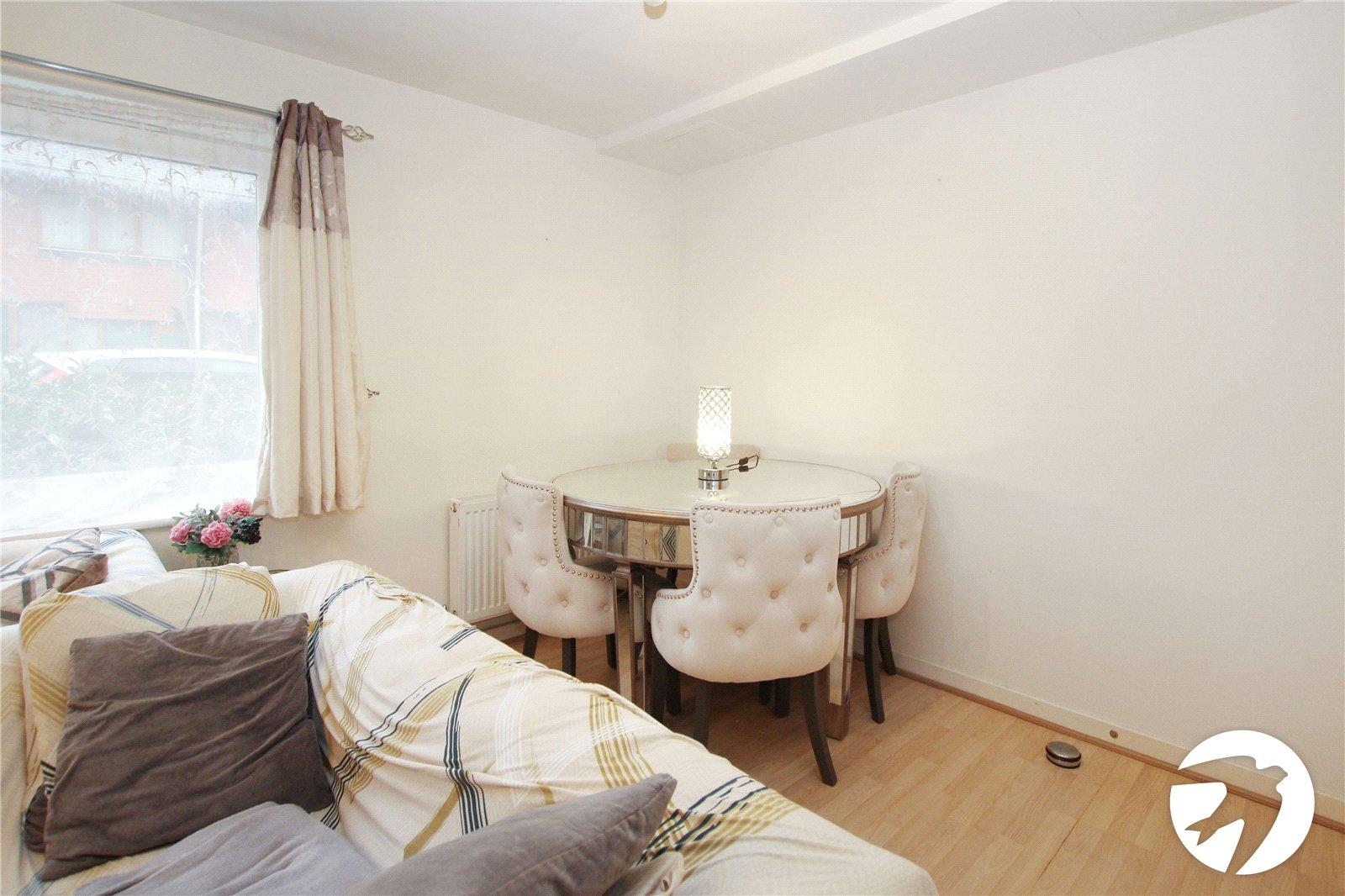 2 bedroom property for sale in London | Robinson Jackson