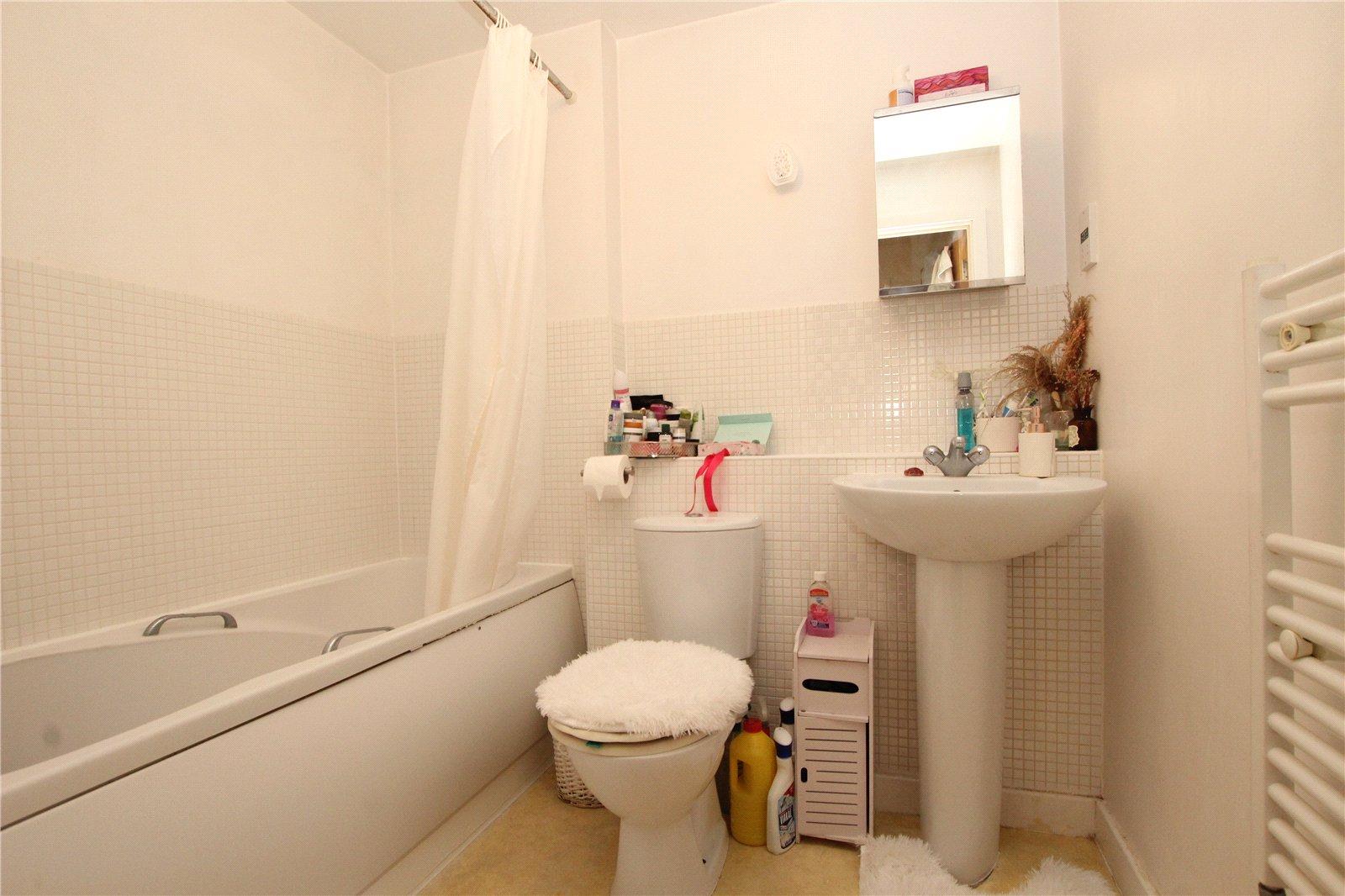 2 bedroom property for sale in London | Robinson Jackson