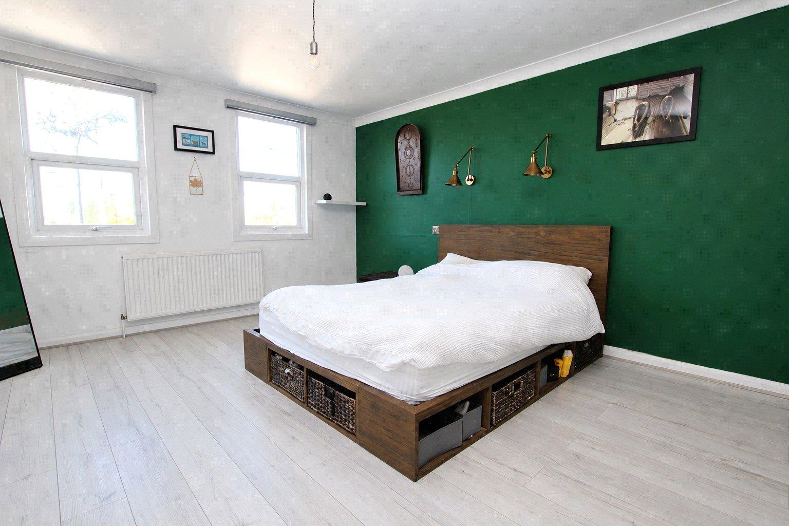 2 bedroom property for sale in London | Robinson Jackson