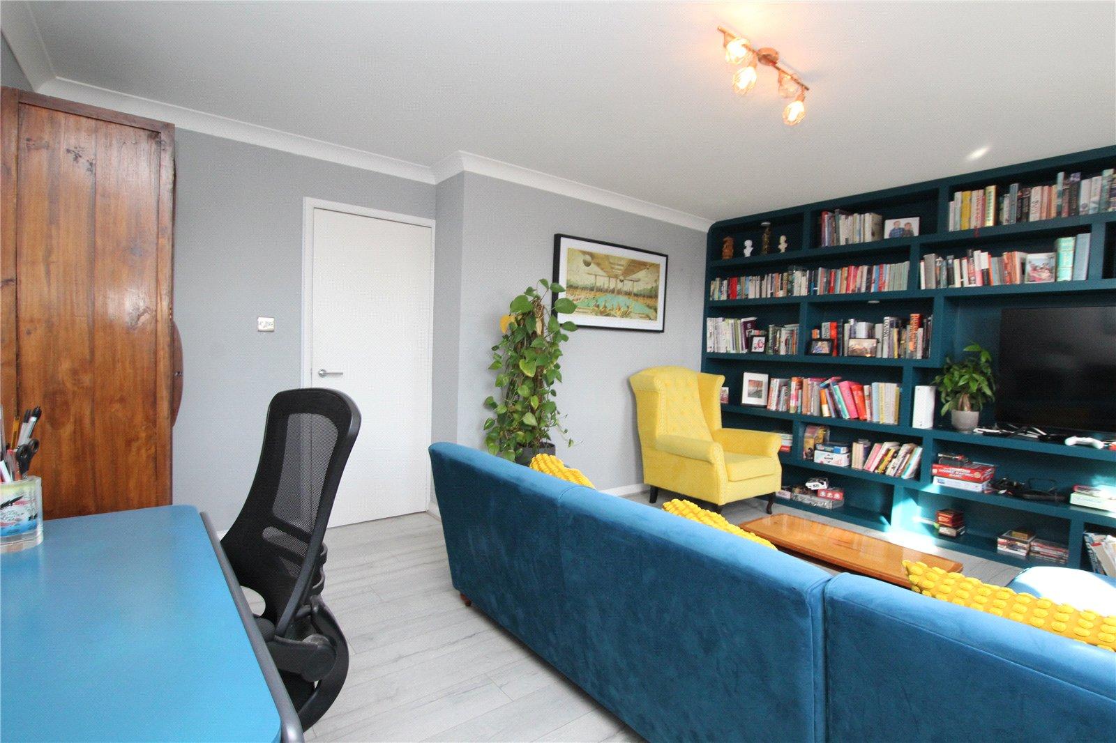 2 bedroom property for sale in London | Robinson Jackson