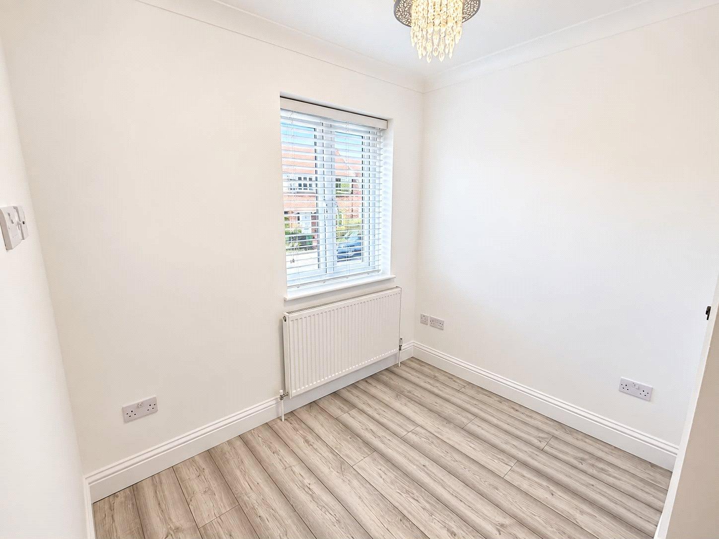 4 bedroom house for sale in London | Robinson Jackson