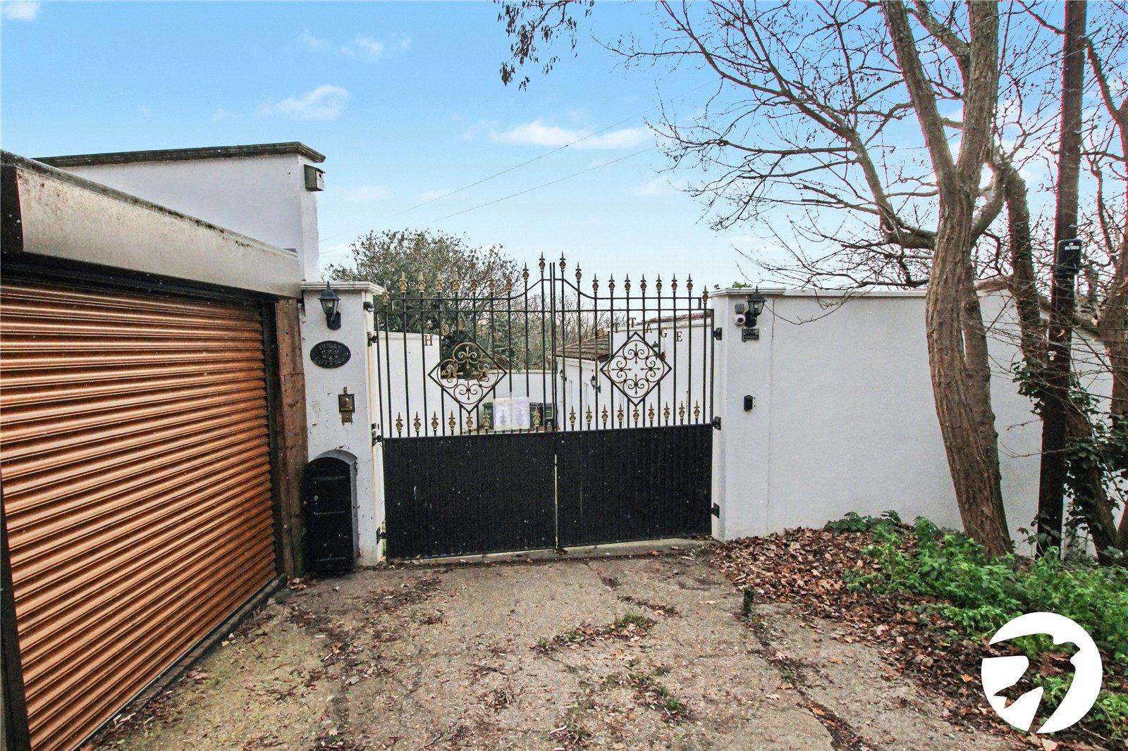 5 bedroom house for sale in Plumstead Common | Robinson Jackson