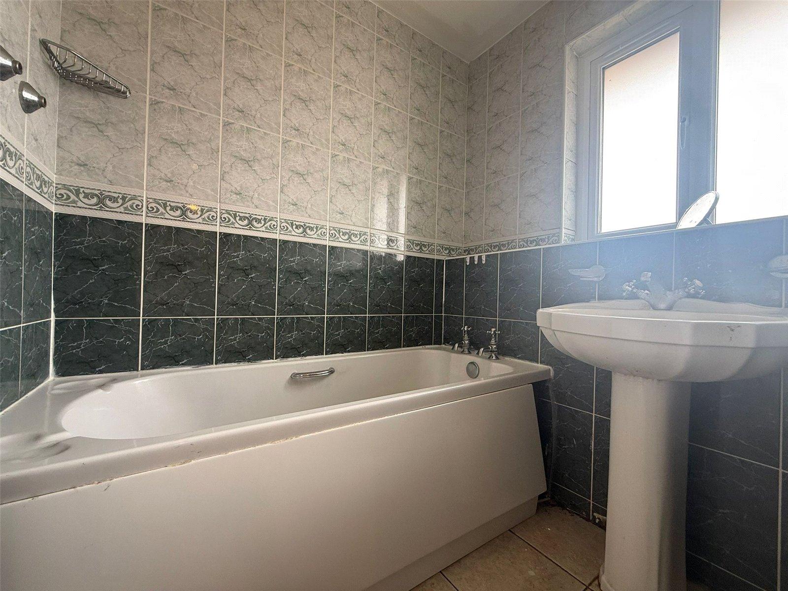 3 bedroom house for sale in Thamesmead | Robinson Jackson