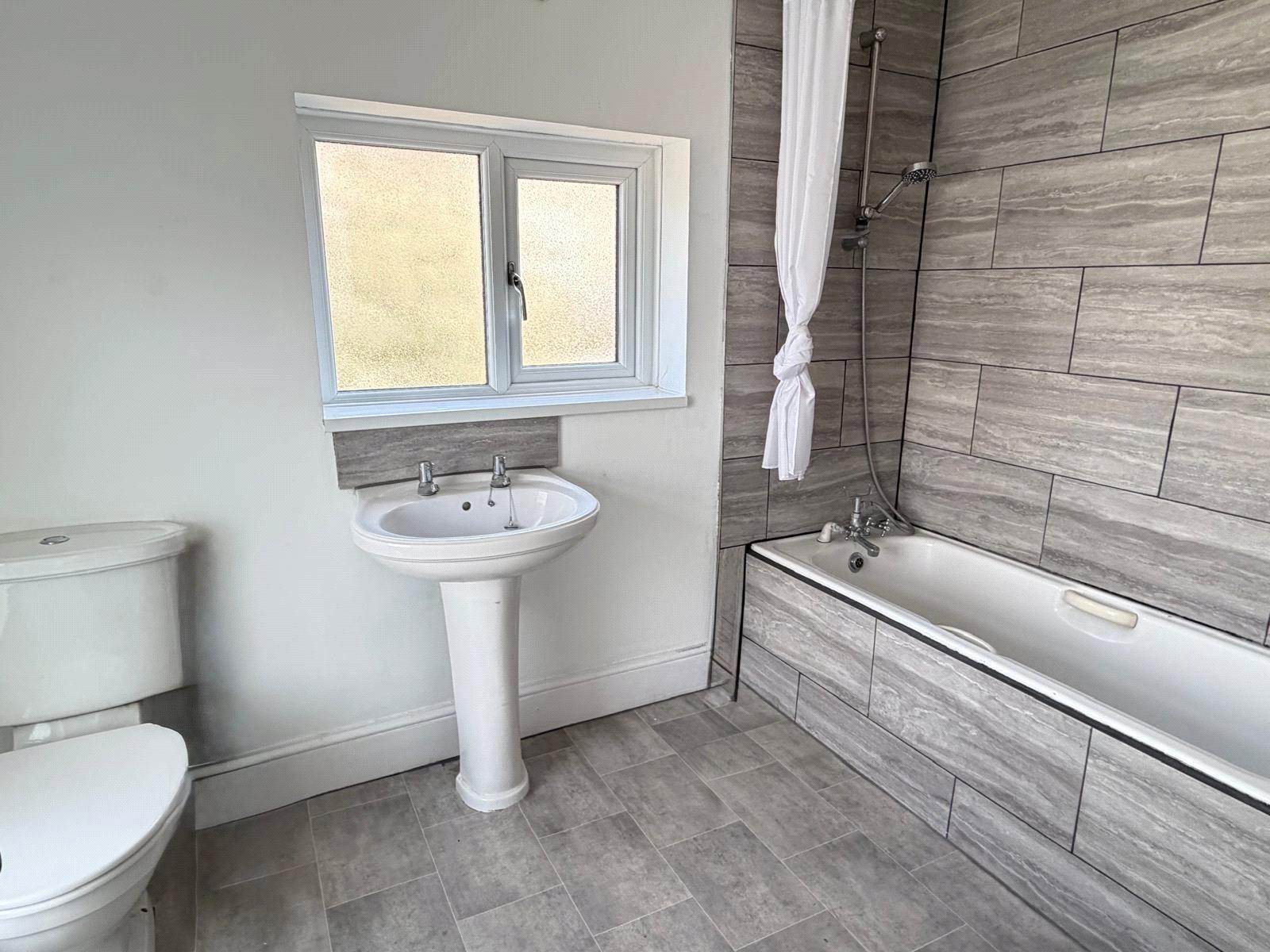 2 bedroom house for sale in Plumstead Common | Robinson Jackson