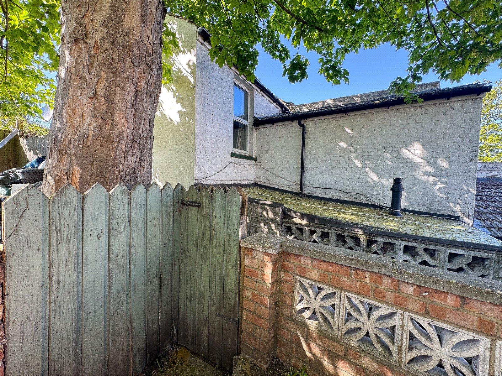 4 bedroom house for sale in Plumstead Common | Robinson Jackson