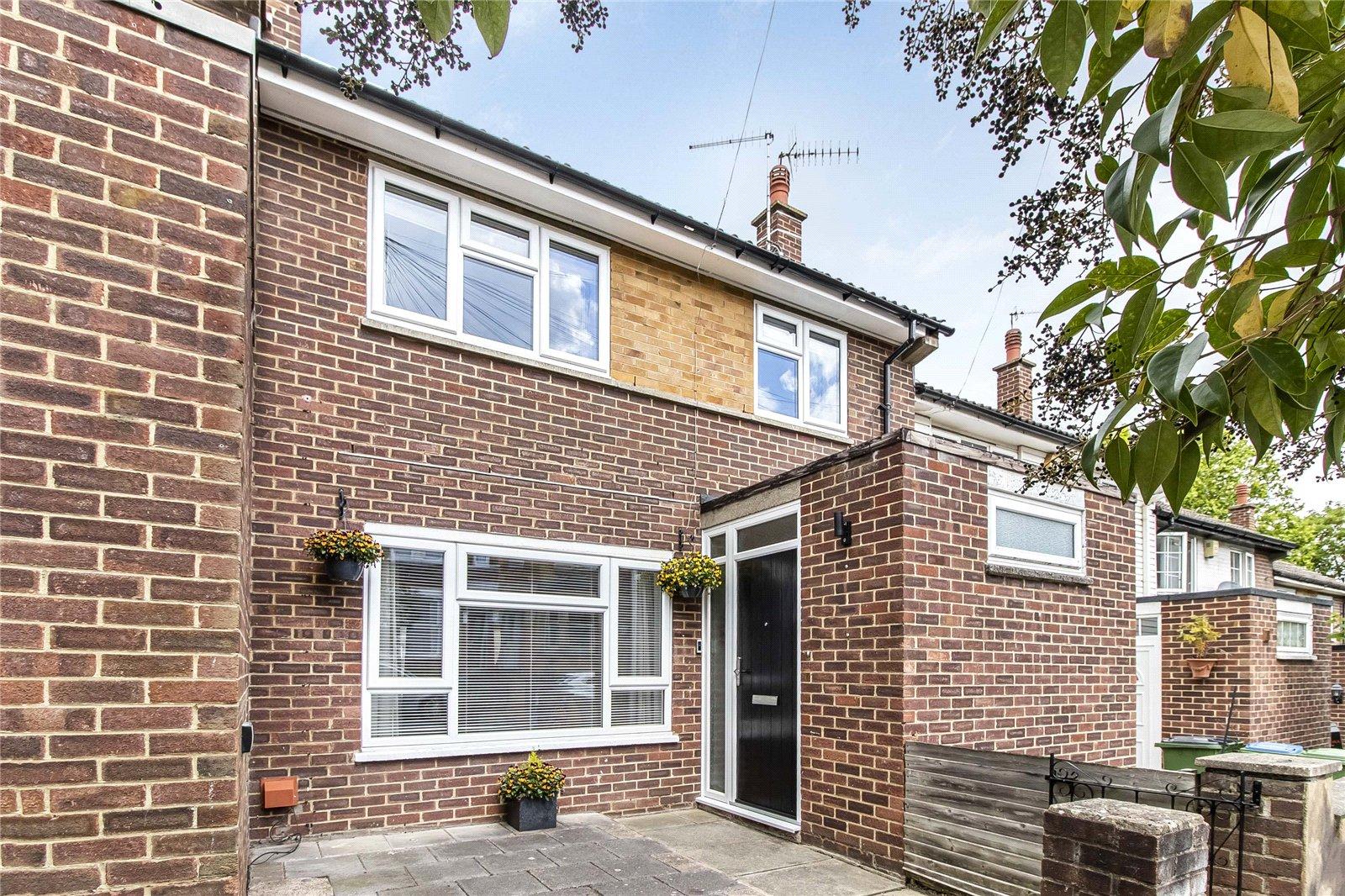 3 bedroom house for sale in Plumstead Common | Robinson Jackson